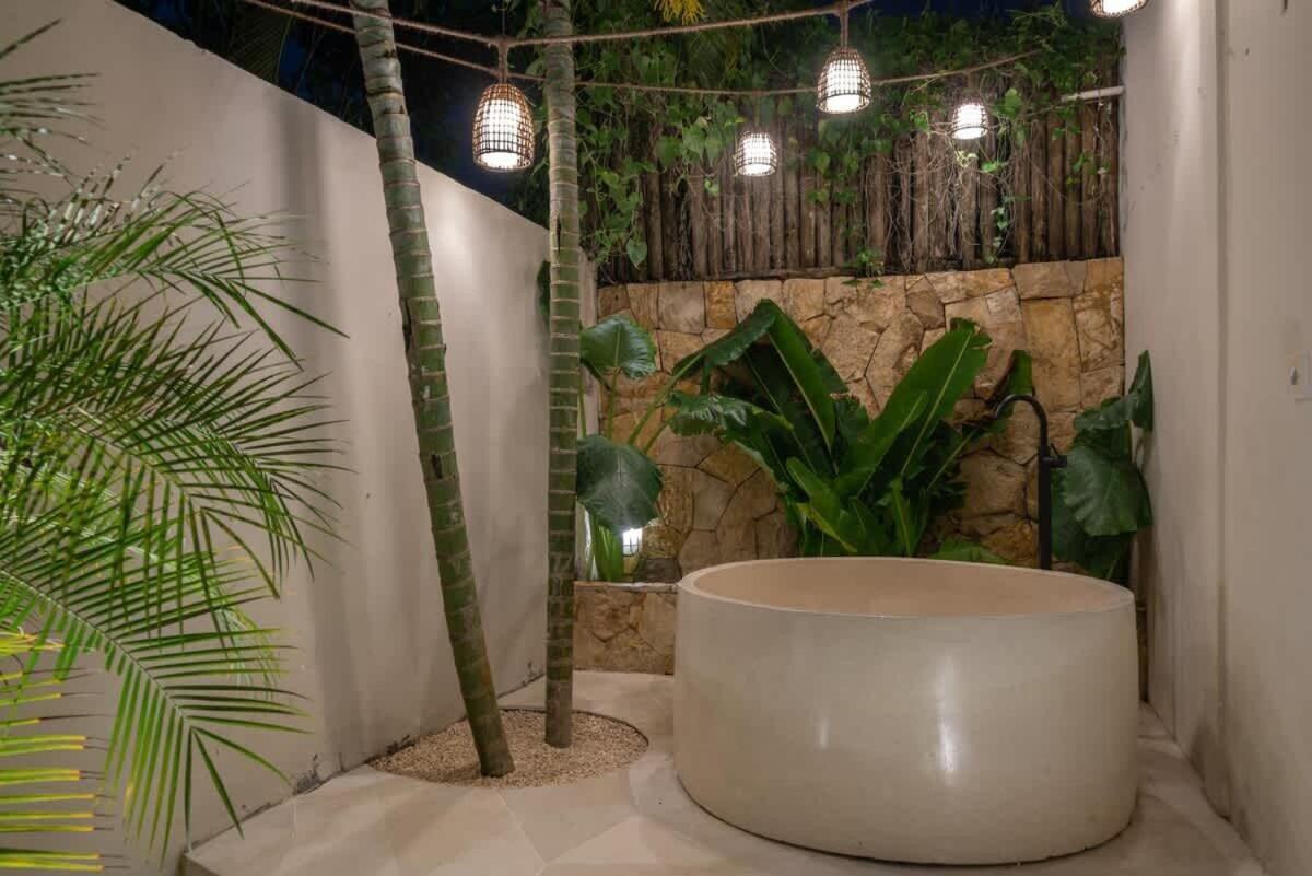 The Jungle - Luxurious & Tropical Concept - 3Br - Central Canggu Exterior photo
