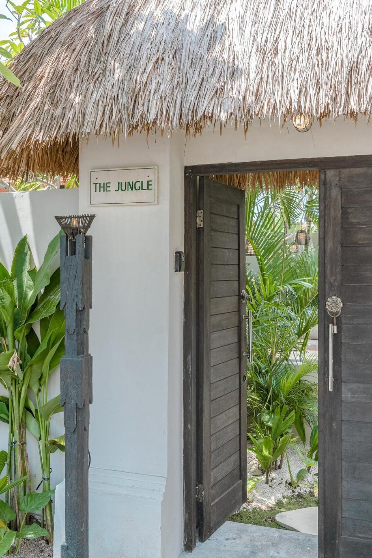 The Jungle - Luxurious & Tropical Concept - 3Br - Central Canggu Exterior photo